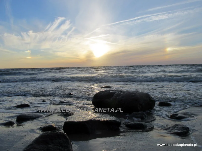 Największe wypłukane przez morze głazy mają obwód nawet 9 metrów. 