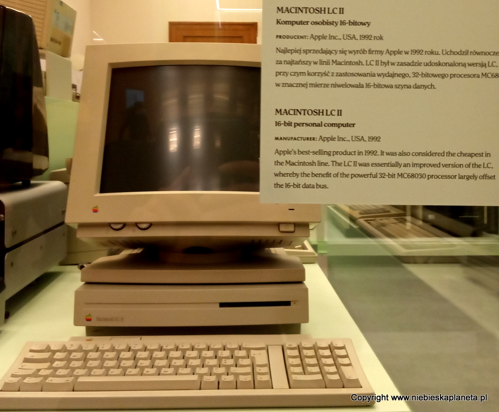 Macintosh LC II firmy Apple z 1992 r