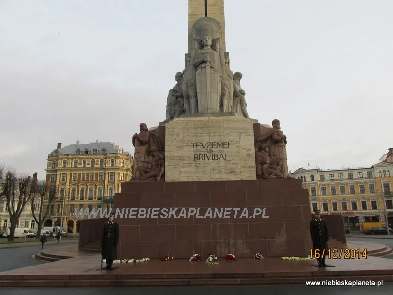 Ryga - Pomnik Wolności - Warta