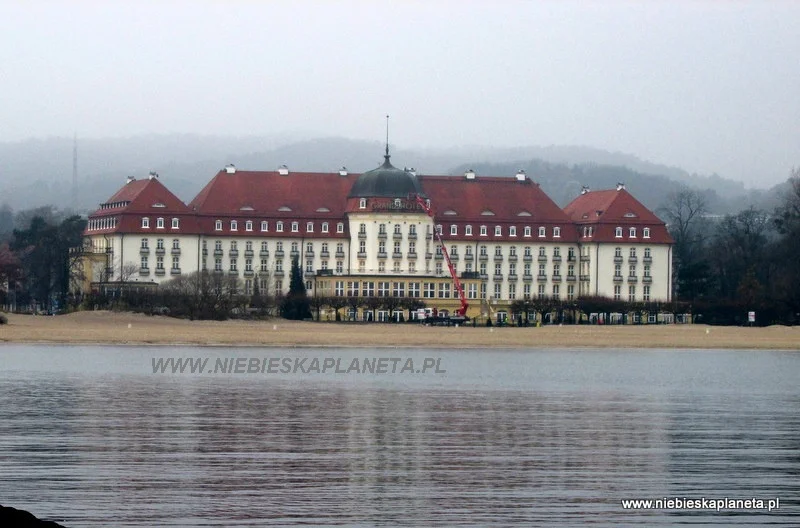 Widok na Grand Hotel z mola